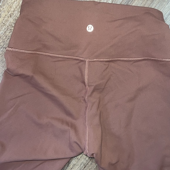 Lululemon Wunder Train 23” Cropped Leggings - Picture 5 of 6
